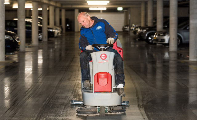 Vloeronderhoud machinaal reinigen en tapijt reinigen